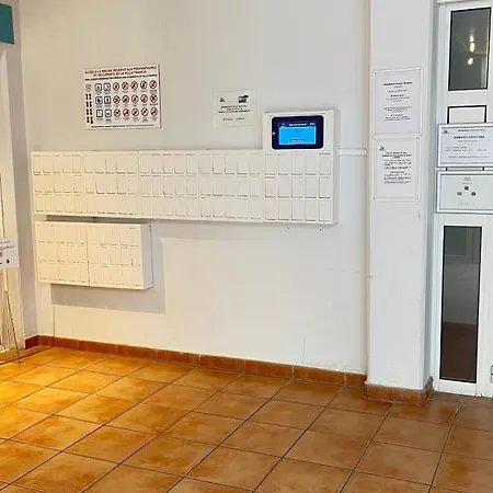 Piscine-parc-tennis *