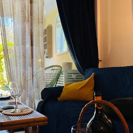 Piscine-parc-tennis * Cannes